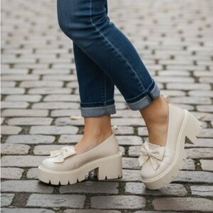 Elegant Cream Platform Shoes with Bow